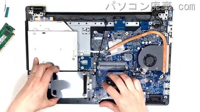 LB-F551X-SSD2-KKのHDD(SSD)の場所です