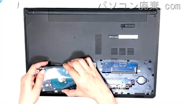 Inspiron 5559のHDD(SSD)の場所です