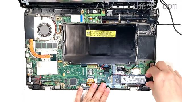 ARROWS Tab Q738/SB FARQ19001のHDD(SSD)の場所です