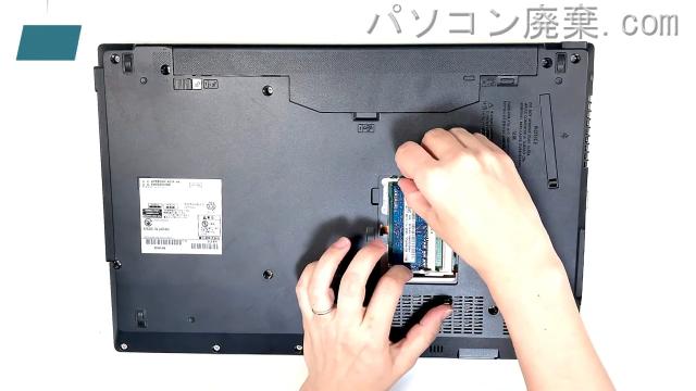 LIFEBOOK A574/HX FMVA0501MPのメモリの場所