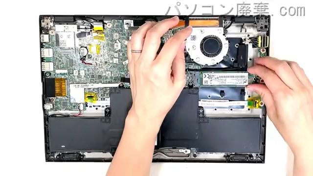LAVIE PC-GN256Y3A7のHDD(SSD)の場所です