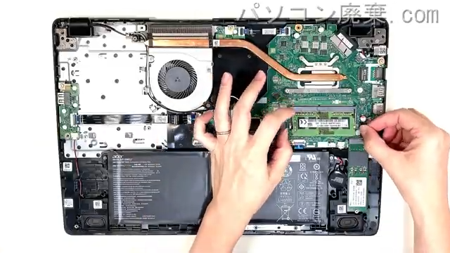 Extensa 15 EX215-51-H58Uのメモリの場所