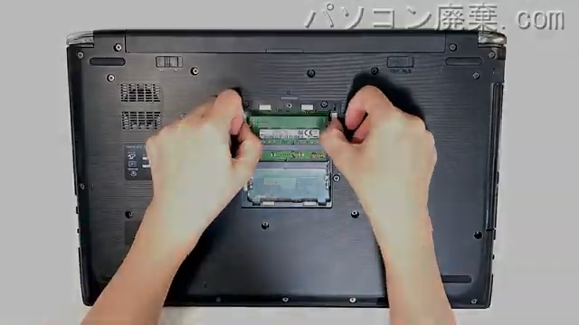 dynabook T55/EBD PT55EBD-BJA2のメモリの場所