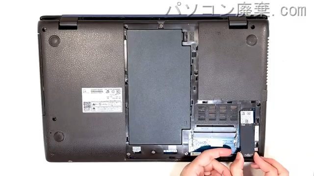 LIFEBOOK AH480/H FMVA480HLのHDD(SSD)の場所です